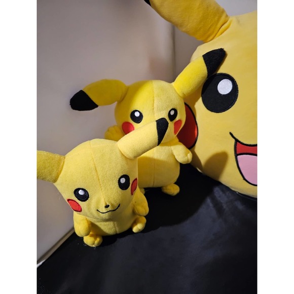 Pikachu lot of 4 pokemon Stuffed animal plush - Picture 2 of 7